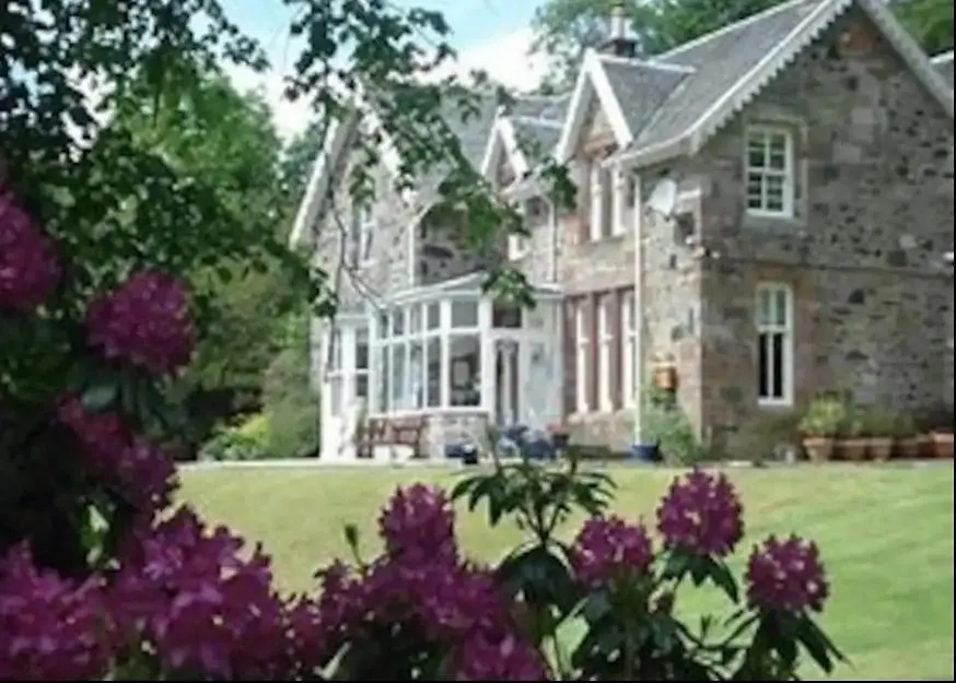 Glebe Country House Tarbet-1